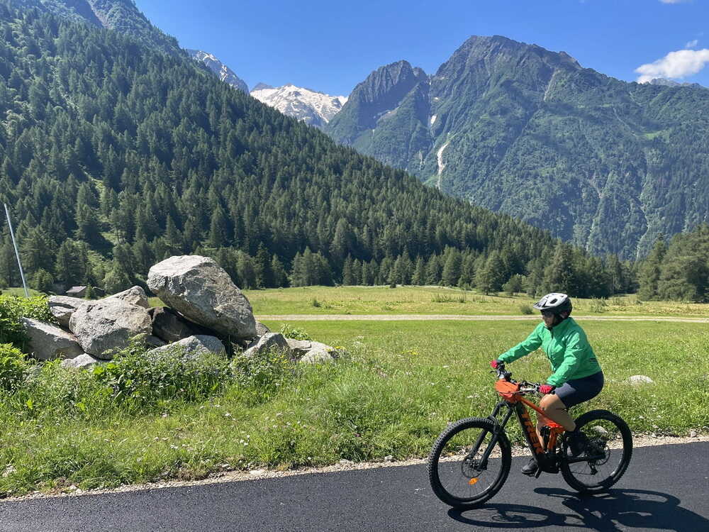 Radweg entlang der Adamello-Presanella-Gruppe 